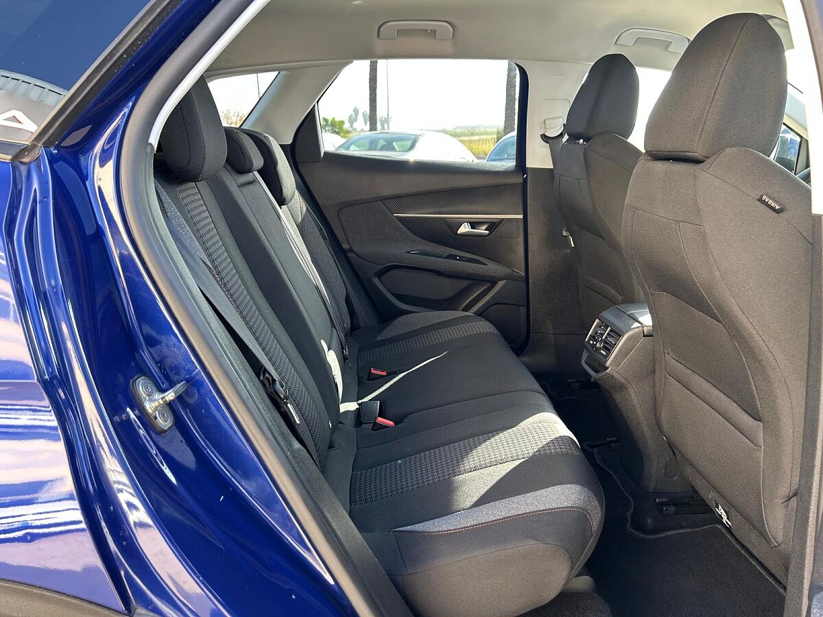 PEUGEOT 3008 ACTIVE 1.2 E-THP AUTO SPANISH LHD IN SPAIN 60000 MILES SUPERB 2020